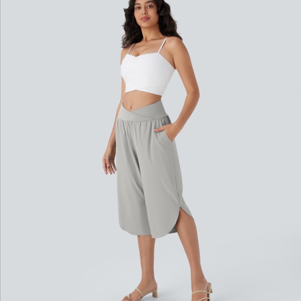 HALARA Gray Capris with Elastic Waistband and Curved Hem